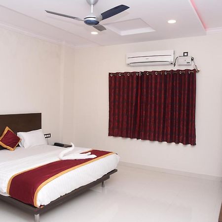 Chikmagalūr Hotel Grand Kubera מראה חיצוני תמונה
