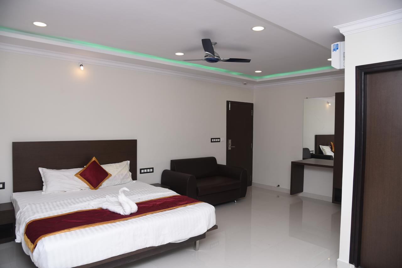 Chikmagalūr Hotel Grand Kubera מראה חיצוני תמונה