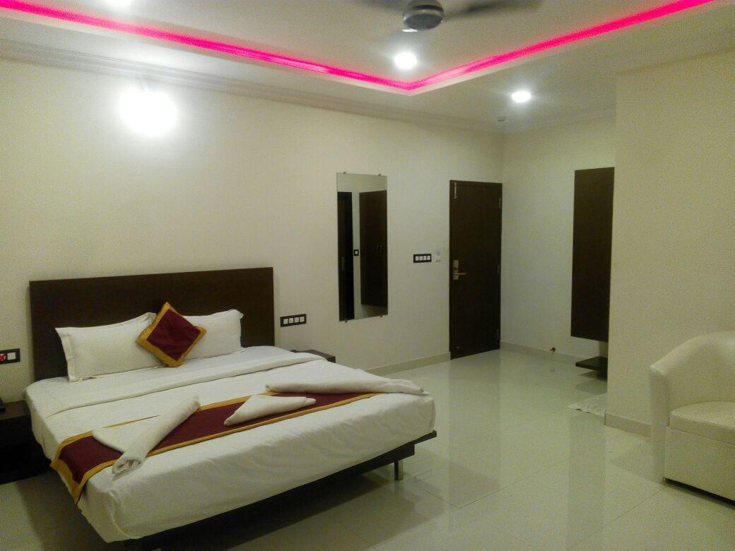 Chikmagalūr Hotel Grand Kubera מראה חיצוני תמונה