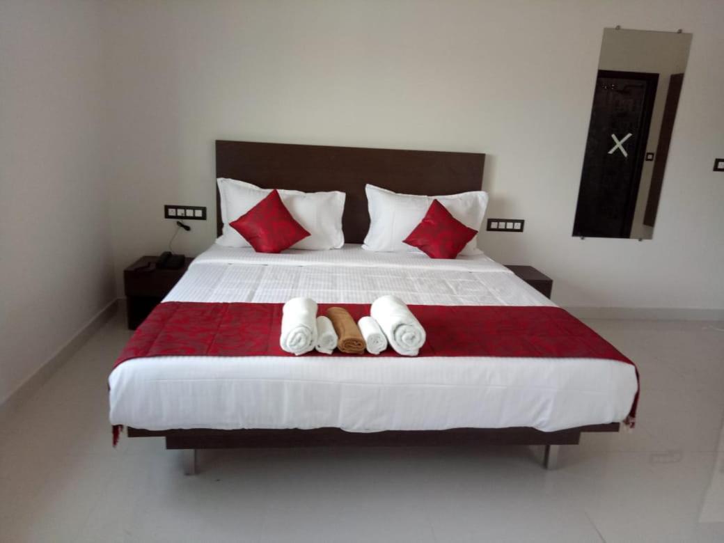 Chikmagalūr Hotel Grand Kubera מראה חיצוני תמונה