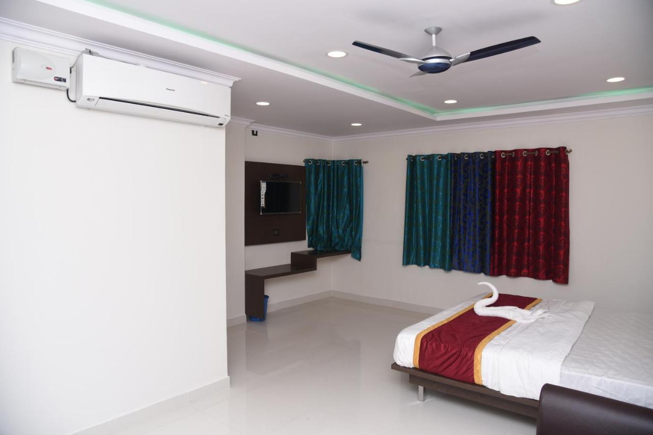 Chikmagalūr Hotel Grand Kubera מראה חיצוני תמונה