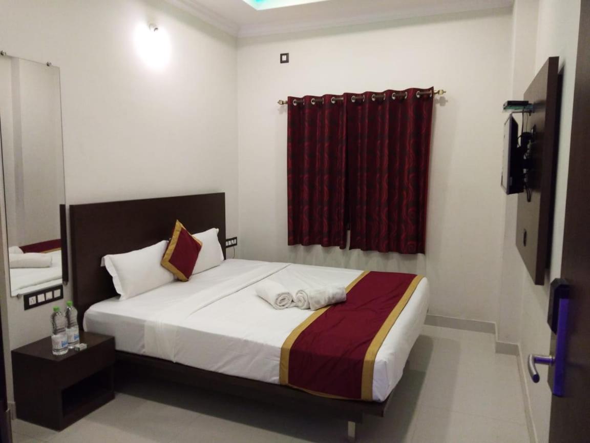 Chikmagalūr Hotel Grand Kubera מראה חיצוני תמונה